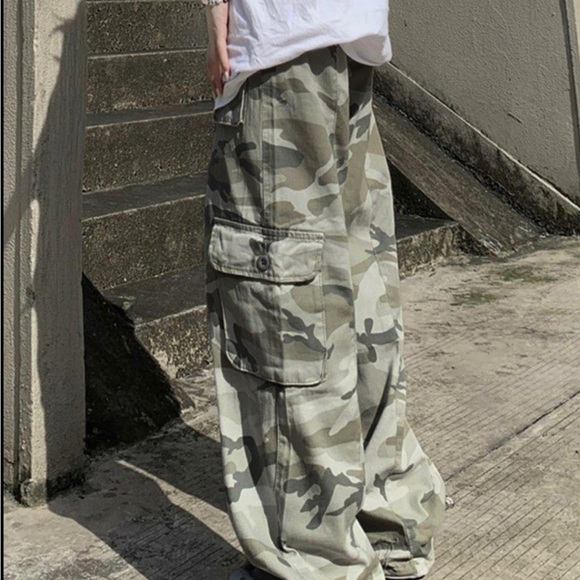 Camo Print Baggy Parachute Cargo Pants - Picture 6 of 6
